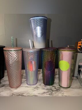 5 Starbucks tumblers
